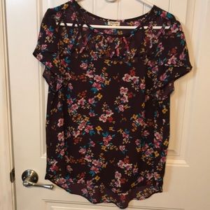 XL blouse with cutout design